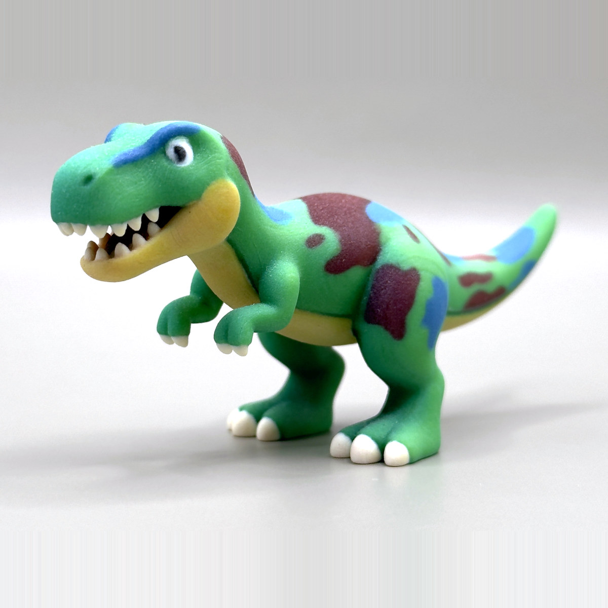 きょうりゅうの絵から実際に造形したフィギュアの写真